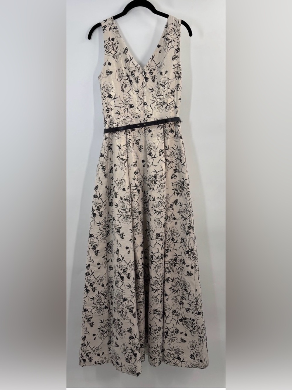 NWT Donna Karan Elegant Black and White Maxi Dress Size 2. Retail- $349 - Picture 2 of 7